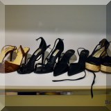 H29. Women's shoes. 